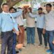 अटेली में पक्षियों के लिए सकोरे रखकर पहल की शुरुआत करते हुए।