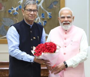 नई दिल्ली में प्रधानमंत्री नरेंद्र मोदी से मुलाकात करते हरियाणा के राज्यपाल प्रो. असीम कुमार घोष।