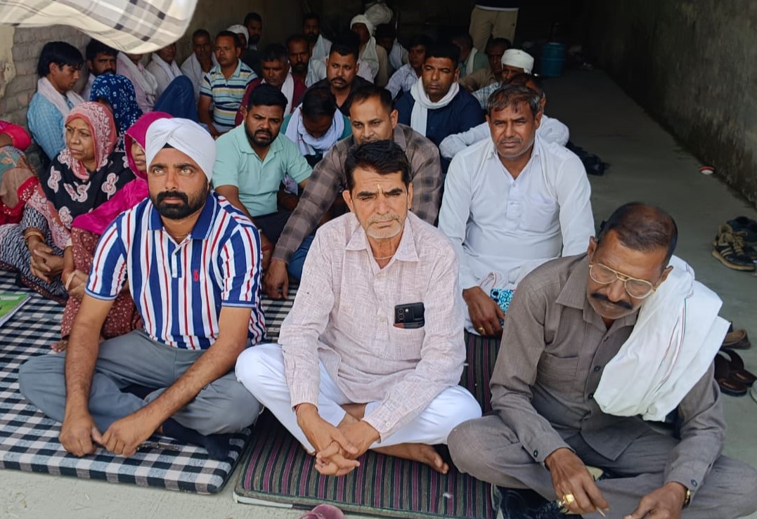 पिहोवा में कर्मचारियों की हड़ताल को समर्थन, शहीद दर्जा और नौकरी की मांग तेज