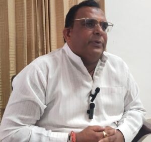 नगर पालिका प्रधान रमेश सैनी