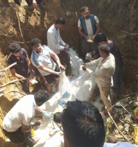 श्रद्धा और आस्था के साथ नंदी की अंतिम यात्रा में शामिल हुए ग्रामीण