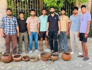 नांगल चौधरी में पक्षियों के लिए सकोरे अभियान, युवाओं ने की पानी की व्यवस्था