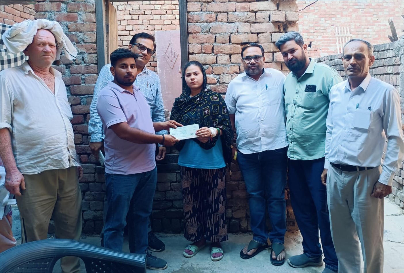 सेवा दर्पण फाउंडेशन ने अनाथ कन्या के विवाह के लिए दी आर्थिक सहायता