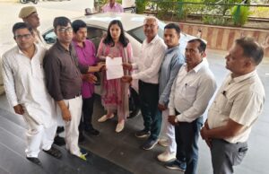 बढ़ती गर्मी और लू के चलते स्कूल समय बदलने की मांग, हसला ने डीसी को सौंपा ज्ञापन