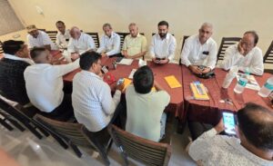 ओमप्रकाश चौटाला के समर्थन में बयान देते हुए इनेलो नेताओं ने की प्रेस कॉन्फ्रेंस