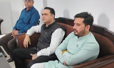 नूंह दौरे के दौरान युवाओं एवं शिक्षाविदों से संवाद करते कार्यवाहक अध्यक्ष शाहिद अख्तर
