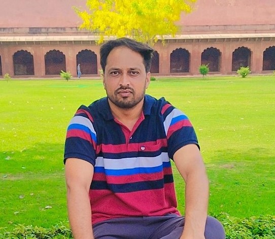 गांव दोस्तपुर के सरपंच बाबरुभान यादव