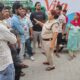 नारनौल में ट्रैफिक नियमों और नशा मुक्ति अभियान के दौरान लोगों को जागरूक करती पुलिस टीम।