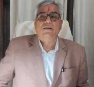 जिला शिक्षा अधिकारी राजेंद्र शर्मा