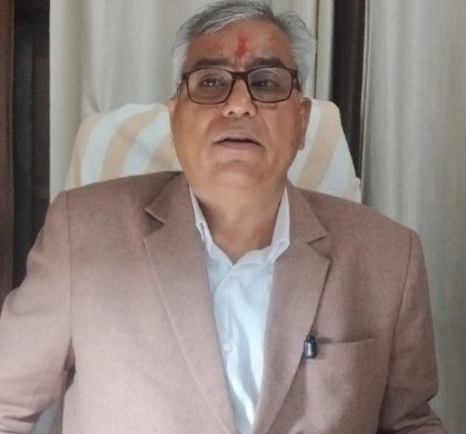 जिला शिक्षा अधिकारी राजेंद्र शर्मा