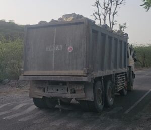 नांगल चौधरी-निजामपुर क्षेत्र से गुजरते ओवरलोड डंपर