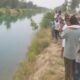 भाखड़ा नहर में गिरी कार और मौके पर एकत्रित ग्रामीण।