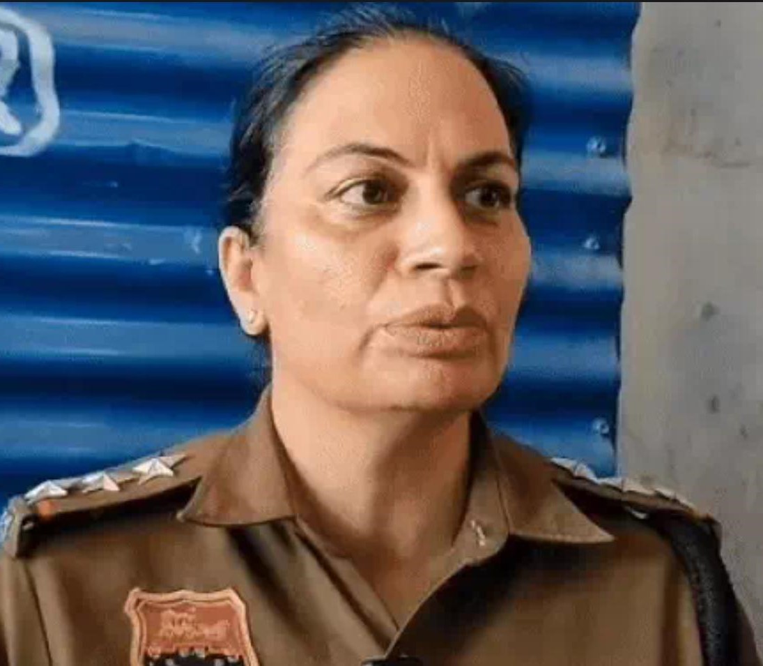 मामले की जानकारी देती रतिया एसएचओ पुष्पा।