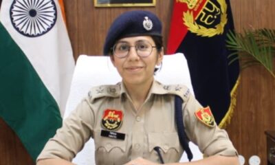 पुलिस कप्तान नितिका खट्टर जानकारी देते हुए