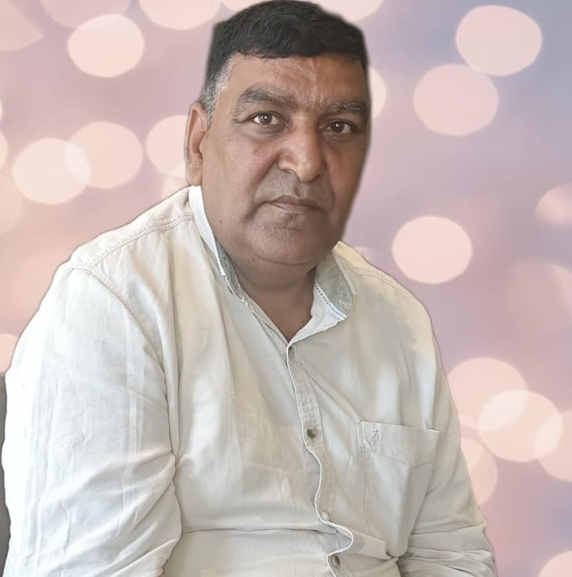शिकायतकर्ता पवन कुमार यादव
