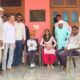 छोटी काशी धाम कमानिया में नव चयनित आईएएस नीतीश कुमार यादव का सम्मान करते मंदिर कमेटी के सदस्य।