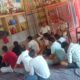 गांव पटीकरा में नशामुक्त हरियाणा जागरूकता पखवाड़ा के तहत ग्रामीणों को जागरूक करती पुलिस टीम।