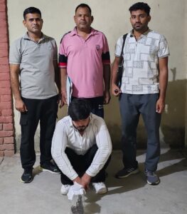 नारनौल पुलिस द्वारा अवैध देशी पिस्टल सहित गिरफ्तार आरोपी।