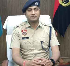 पुलिस अधीक्षक दीपक