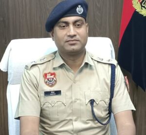 पुलिस अधीक्षक दीपक