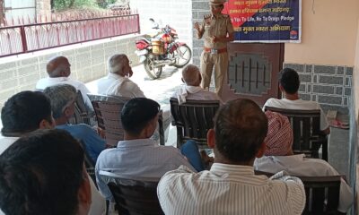 नांगल चौधरी के गांवों में जागरूकता अभियान चलाती पुलिस टीम।