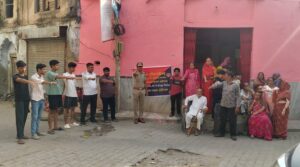 नारनौल में नशा जागरूकता अभियान चलाती पुलिस टीम