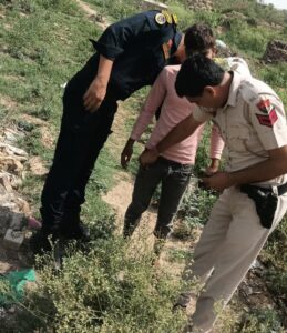 नारनौल में सर्च अभियान चलाती पुलिस और कमांडो टीम