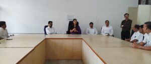 अधिवक्ताओं व पीएलवी की बैठक लेती सीजेएम नीलम कुमारी।