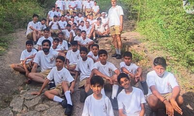 ढोसी पर्वत पर शैक्षणिक भ्रमण करते युवा।