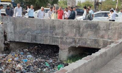 रेवाड़ी रोड स्थित सीवरेज ट्रीटमेंट प्लांट का निरीक्षण करतीं उपायुक्त अनुपमा अंजली और मौजूद अधिकारी।