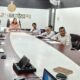 वीडियो कॉन्फ्रेंसिंग के दौरान मौजूद डीसी अनुपमा अंजली।
