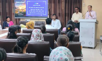 साईकिल स्टैंड एवं वाटर कूलर के उद्घाटन के बाद कार्यक्रम में संबोधित करते मुख्य प्रबंधक देवेंद्र सिंह।