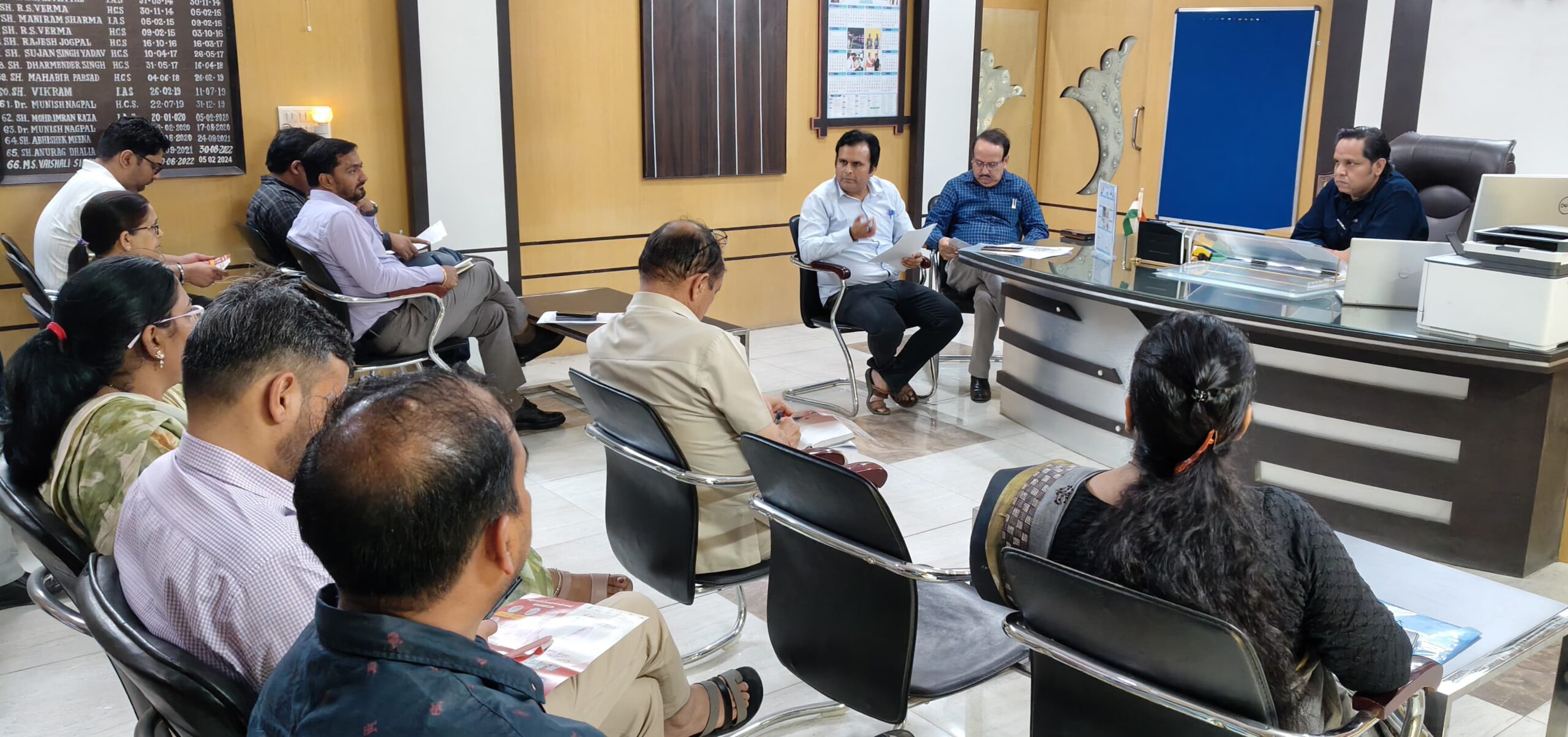 पल्स पोलियो व 'स्टॉप डायरिया कैंपेन के संबंध में बैठक लेते एडीसी तरुण कुमार पावरिया।