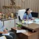 वीडियो कॉन्फ्रेंसिंग के दौरान मौजूद डीसी अनुपमा अंजली।
