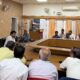 बीएलओ को एसआईआर के संबंध में आवश्यक दिशा निर्देश देते एसडीएम अनिरुद्ध यादव।