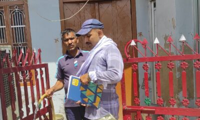 जाट गुवाना गांव में पेयजल कनेक्शनों की जांच करते जन स्वास्थ्य विभाग के अधिकारी।
