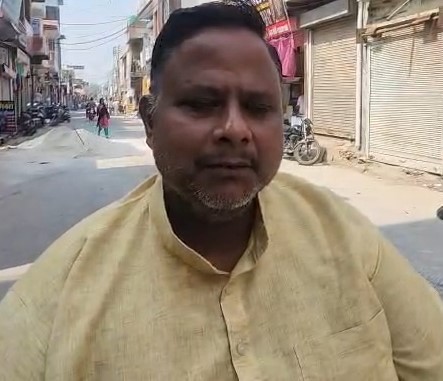 महेश शर्मा स्थानीय निवासी