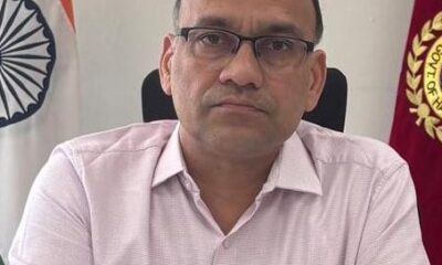 मीडिया से बातचीत करते डीसी डॉ. विवेक भारती।