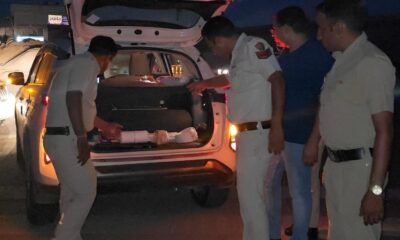 राव तुलाराम चौक पर नाकाबंदी के दौरान वाहनों की जांच करती नांगल चौधरी पुलिस।