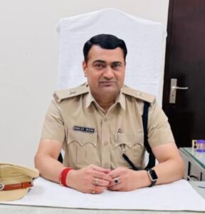 नारनौल निवासी दिनेश यादव