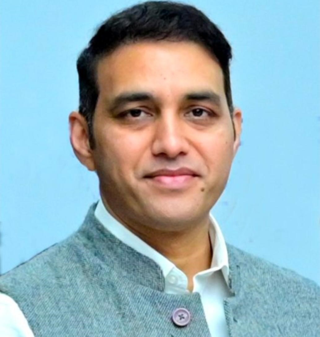 आईएएस अधिकारी अजय कुमार