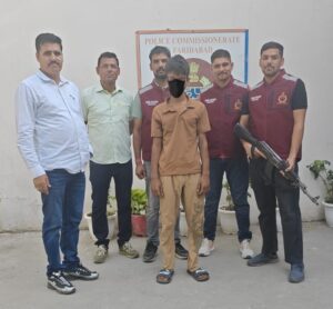 किशोर हत्या मामले में गिरफ्तार आरोपी के साथ फरीदाबाद पुलिस टीम।