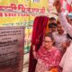 मंडी अटेली में नाला निर्माण कार्य का शिलान्यास करतीं स्वास्थ्य मंत्री आरती सिंह राव।