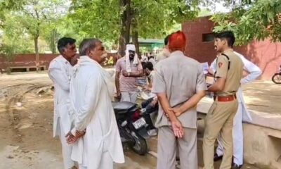 फतेहाबाद सिविल अस्पताल में युवक आत्महत्या मामले के बाद मौजूद परिजन।
