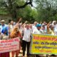 बिजली निजीकरण के विरोध में नारनौल लघु सचिवालय पर प्रदर्शन करते बिजली उपभोक्ता मंच के पदाधिकारी व उपभोक्ता।