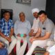 नलवाटी विकास समिति की बैठक में पर्यावरण संरक्षण पर चर्चा करते समिति पदाधिकारी एवं उपस्थित लोग।