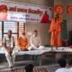 सैदअलीपुर में आयोजित युवा शिक्षा एवं संस्कार शिविर में युवाओं को संबोधित करते स्वामी हंसानंद हंस।