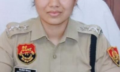 एसपी दिव्यांशी सिंगला जानकारी देते हुए