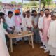 श्री श्याम गौ सेवा धाम में राहुल गांधी के जन्मदिवस पर गौसेवा करते कांग्रेस कार्यकर्ता एवं नवनियुक्त ब्लॉक अध्यक्ष रामरूप बारडा का स्वागत करते पदाधिकारी।