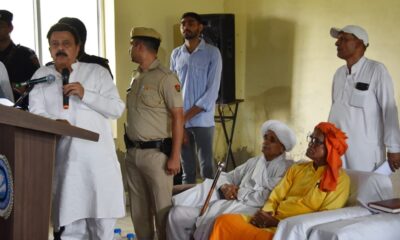 पाल्हावास में आयोजित किसान सम्मेलन को संबोधित करते उद्योग एवं वाणिज्य मंत्री राव नरबीर सिंह।